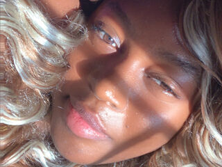 camgirl showing pussy TessaJohnson