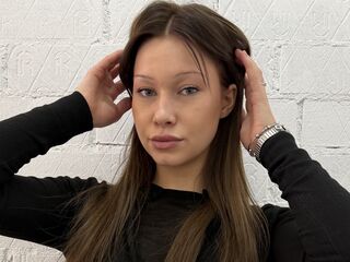 topless cam girl ThaliaDiersen