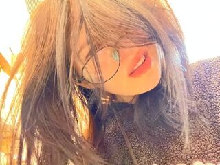 mastubating web cam girl ToriTrevino