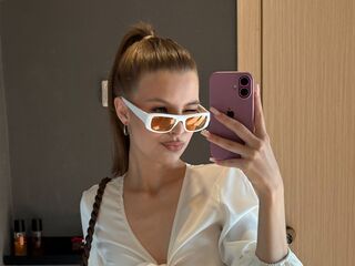 camwhore masturbating with sextoy ViolettaDarling