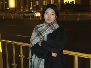 naked camgirl masturbating with dildo WangFei