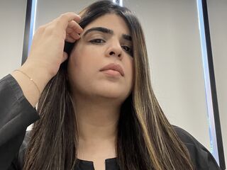 girl showing pussy ZaraDani