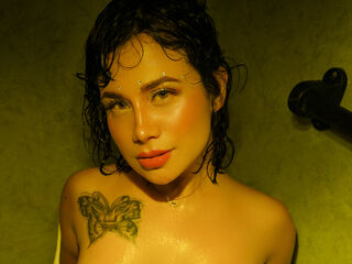 free live chatroom ZoeCruze